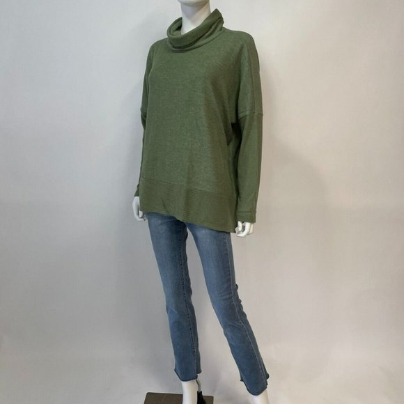 entro Sweaters - Entro Green Long Sleeve Turtleneck Sweater